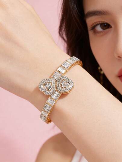 Fashionable Women's Heart-Shaped Bracelet
