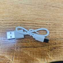 便携式夹式风扇，可充电，720°可调节，带LED灯，小巧桌面风扇，强劲静音，3档风速，USB充电，迷你个人降温风扇，适用于桌面、家庭办公室、婴儿车、露营，女士礼物 - 新2 - 查看 14