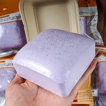 柔软芋头牛奶砖慢回弹挤压玩具，柔软毛绒巨型减压逼真面包挤压玩具，挤压减压感官玩具，手指减压逼真面包挤压玩具，手指减压减压模型道具，逼真粘性慢回弹PU吐司礼品 - 彩色 - 查看 1