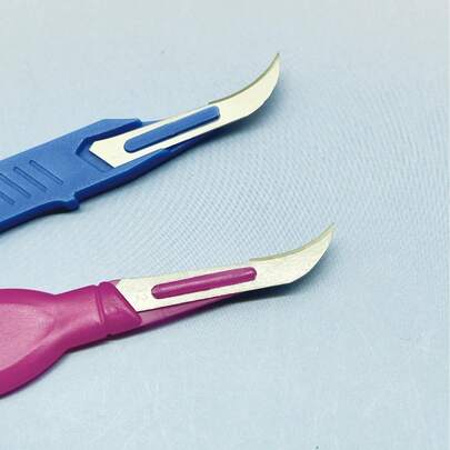 重型拆线器，两种颜色可选，符合人体工学的手柄，握感舒适，操作简单，适合初学者，广泛用于缝纫、绗缝、拆线、DIY手工、刺绣修补等。