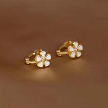 Sweet & Cool Style Heart Ear Clips – Light Luxury High-End Plain Hoop Earrings – Designer Star & Butterfly Studs For Women - Gold Daisy Earrings - View 13