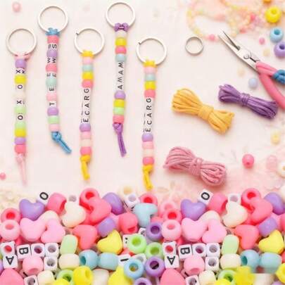 566 DIY钥匙扣制作套装，可调节字母和心形钥匙扣，DIY串珠钥匙扣工艺套装，含彩色珠子，手工钥匙扣材料，可用于背包装饰、钥匙扣制作，适合DIY手工、派对礼物、生日礼物、圣诞礼物、情人节礼物、课堂手工、感恩节礼物、伴娘礼物、婚礼回礼、闺蜜礼物