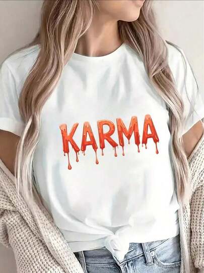 Camiseta de Verano Negra con Estampado - Camiseta Casual de Manga Corta, con Logos Naranjas y Rojos, Hecha de Poliéster Elástico Ligero, Cuello Redondo, Adecuada para Uso Casual, Estilo Urbano y para Combinar con Otras Prendas (Lavable aáquina) - Cómoda para Todas las Temporadas