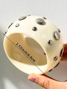 1 pieza Brazalete de resina geométrico asimétrico ancho, brazalete apilable con remache de concha texturizado, accesorio de joyería de moda y encantador para mujer adecuado para uso diario - Multicolor B - Ver 12