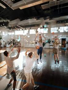 26款婴儿派对游戏和趣味活动 - 最有趣的婴儿派对游戏，适合男宝宝和女宝宝的破冰游戏，便便投掷挑战，也是新娘派对的完美之选 - 彩色 - 查看 7