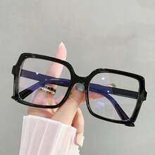 1 chiếc kính mắt nữ kiểu dáng retro vuông tối giản, gọng trong suốt, có thể cá nhân hóa, phù hợp để đeo hàng ngày. - Trong sáng - Xem 7