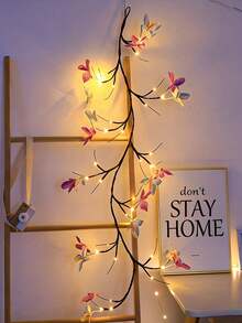1 Lampada da parete a forma di farfalla viola flessibile con LED, 8 modalità di illuminazione, alimentata tramite USB, illuminazione d'ambiente, adatta per camere da letto, soggiorni, feste e vacanze. Ideale come regalo di Natale e compleanno. - Multicolore - Visualizzare 1