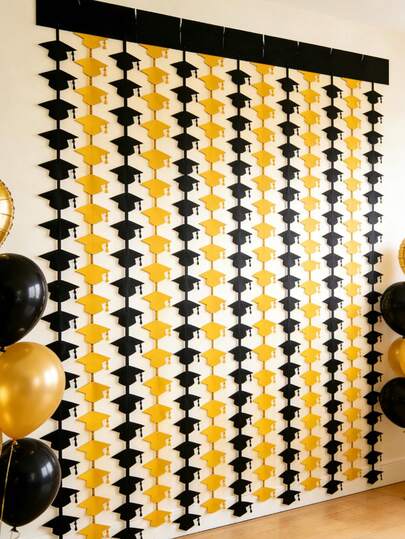 1 pieza Telón de fondo para fiesta de graduación con flecos de lámina metálica, cortina de cuerdas metálicas con patrón de gorra de graduación, cortina de flecos para photobooth de graduación, decoración de fiesta de graduación 2026, fondo de pared para fotografías de fiesta de graduación 2026, suministros para fiesta de graduación 2026, decoración para bodas, decoración para fiestas de cumpleaños
