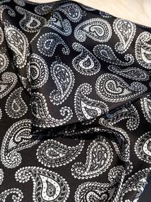 1 件女士新款佩斯利花纹防晒可调节腰带时尚长三角仿丝巾双层围巾，多功能领巾头巾春夏披肩配饰。 - 黑色 - 查看 4