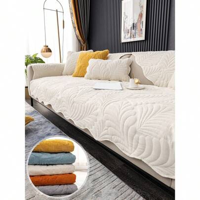 1 chiếc vỏ gối sofa hình lá bằng vải chenille với họa tiết lá dệt jacquard.