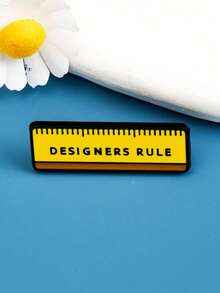 1枚极简主义黄色尺子胸针，带“DESIGNERS RULE”金属徽章，多功能学生背包服饰配饰礼品 - 彩色 - 查看 3