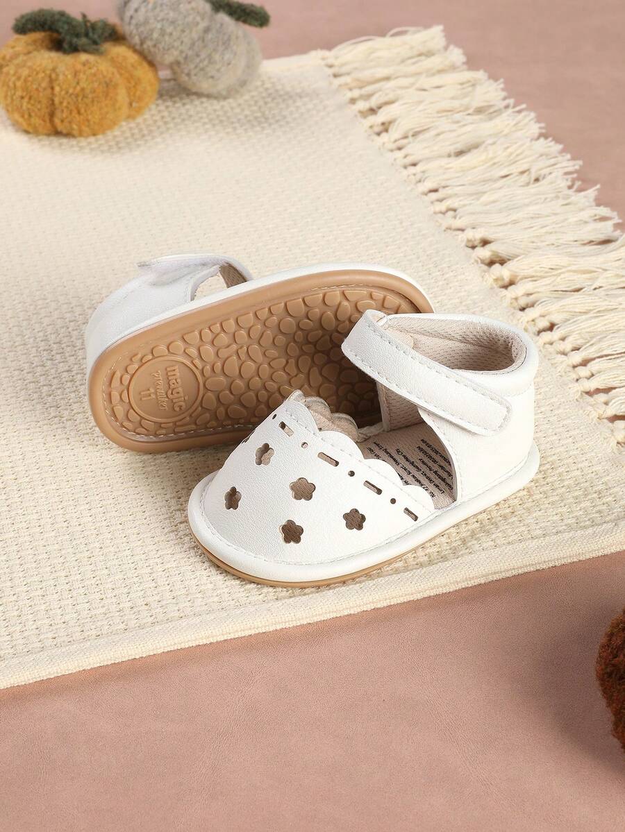 1 Pair Infant Flower Hollow Minimalist Sandals, Versatile For Summer - White - View 1