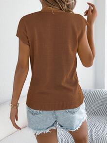 女士休闲性感V领菱形纽扣落肩针织背心，春夏款 - 棕色 - 查看 2