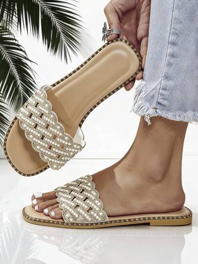 1双夏季珍珠水钻平底凉鞋，女士露趾轻便拖鞋，适合海滩和度假穿着