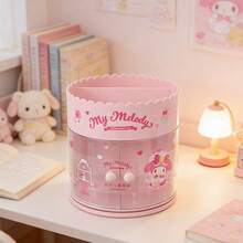 Miniso 三丽鸥可爱下午茶系列旋转收纳盒 - 三丽鸥官方IP，酷洛米/凯蒂猫/美乐蒂/肉桂狗造型，双开门+旋转设计，塑料材质，桌面文具收纳/小物件整理/少女风桌面装饰（1个） - Characters - 查看 6