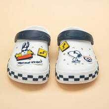 Miniso Dép lê sọc cổ điển Snoopy, chất liệu mềm mại thoải mái, đế chống trượt bền chắc, dép đi trong nhà mùa hè, món quà hoàn hảo, chất liệu EVA (1 chiếc) - Nhiều màu - Xem 4