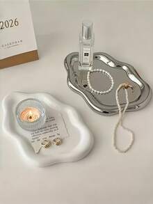 1个多功能云朵造型首饰托盘，装饰收纳盘，可放置香水、化妆品、戒指、耳环、项链等，简约树脂材质，适用于卧室梳妆台、咖啡桌、浴室台面，优雅女士房间装饰配件（产品本身不透明）。 - 無色 - 查看 2