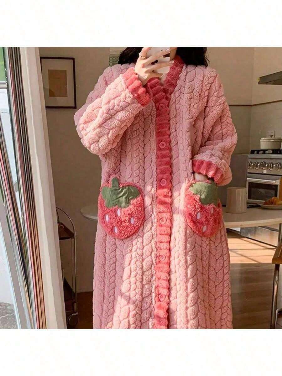 女士珊瑚绒长款睡裙 - V 领纽扣前襟带口袋，舒适保暖的冬季睡衣，是圣诞节、感恩节、母亲节和其他节日的理想之选。可机洗（不含裤子）。居家休闲的理想之选，采用花卉印花和舒适的质地。是节日购物的绝佳选择。