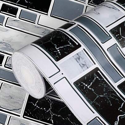 可剥离粘贴的大理石瓷砖壁纸，防水防油，自粘式接触纸，适用于厨房和浴室装饰，易于粘贴和移除，现代砖木纹理设计，是客厅改造的理想之选。