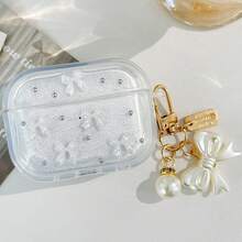 这款蝴蝶结造型的苹果耳机保护套(单只装)采用白色3D仿珍珠蝴蝶结饰面,搭配蝴蝶结元素和金色蝴蝶结吊坠。它具有防震、保护和防尘功能,时尚美观,适合青少年和年轻人使用,既可日常自用,也可作为礼物赠送。 - 白色 - 查看 12