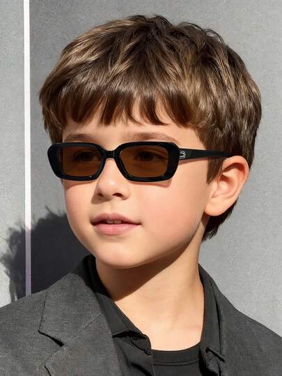 1副儿童方形镜框眼镜，适合4-10岁儿童，聚碳酸酯材质，休闲个性复古百搭时尚眼镜，适合户外活动、派对、海滩度假等场合，附赠眼镜盒