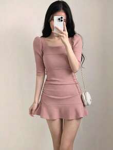 Vestido mini de línea A de punto acanalado casual para mujer, cuello cuadrado, manga corta, detalle de volante en el bajo - Rosa - Ver 4