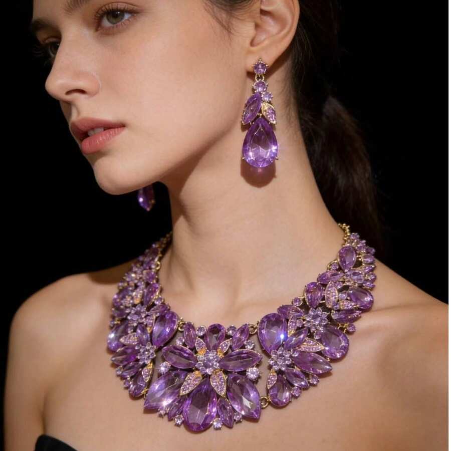 一套优雅的镶钻耳环和项链首饰套装，适合新娘、婚礼、宴会和派对佩戴。 - 珠寶套裝 - 查看 1