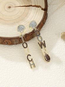 一对闪亮“达阵”字母耳环，百搭时尚的女士耳环，适合橄榄球比赛、足球头盔、超级杯足球赛等场合佩戴。 - 耳環 - 查看 3