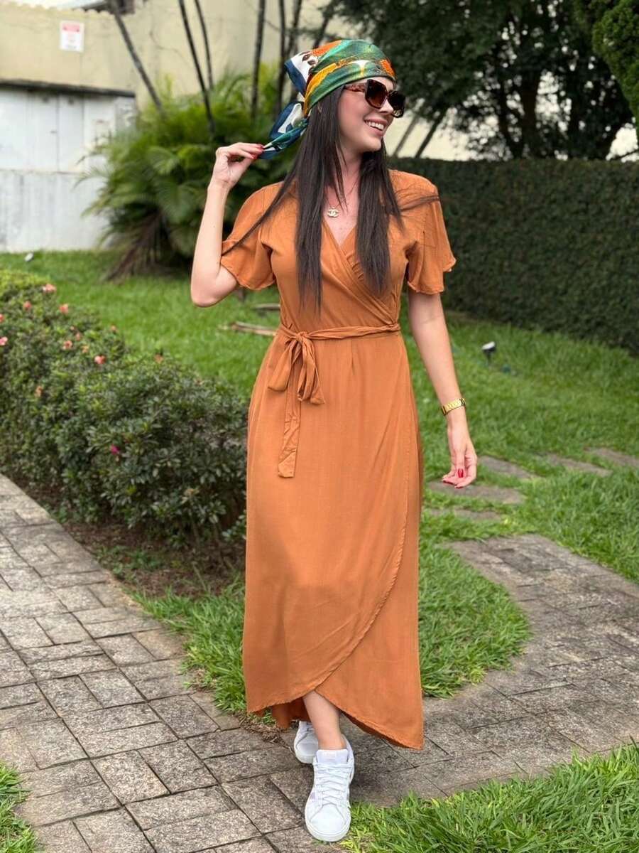 Women's Elegant And Comfortable Wrap Dress - Campaign - 淺棕色直髮 - 查看 1