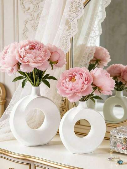 1个简约白色圆形花瓶 - 手工简约线条设计，适合客厅、玄关、办公桌装饰，可插鲜花或干花，也是理想的乔迁或母亲节礼物。