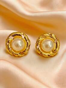 1 Pair Vintage Stainless Steel Pearl Charm Earrings For Women, Geometric Round Pearl Studs With Unique Texture - Large Style Pearl Studs - Eye-Catching Spiral Twisted Earrings - Fashion Accessories Suitable For Parties, Vacation Season And Special Occasions - Birthday Gift - Multicolor - View 5