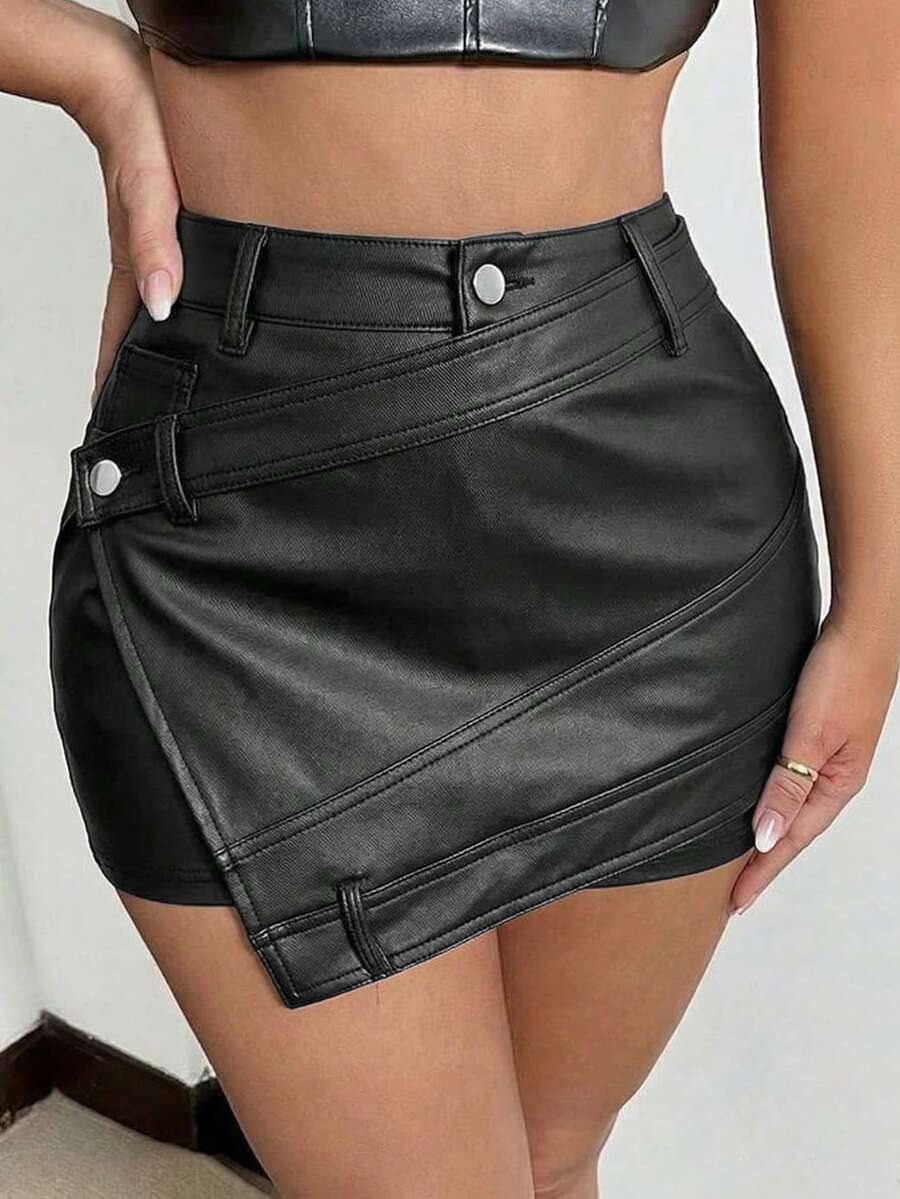 Quần short nữ cá tính màu đen, chất liệu vải phủ, kiểu dáng 2 trong 1, độ co giãn vừa phải, dáng suông. - màu đen - Xem 1