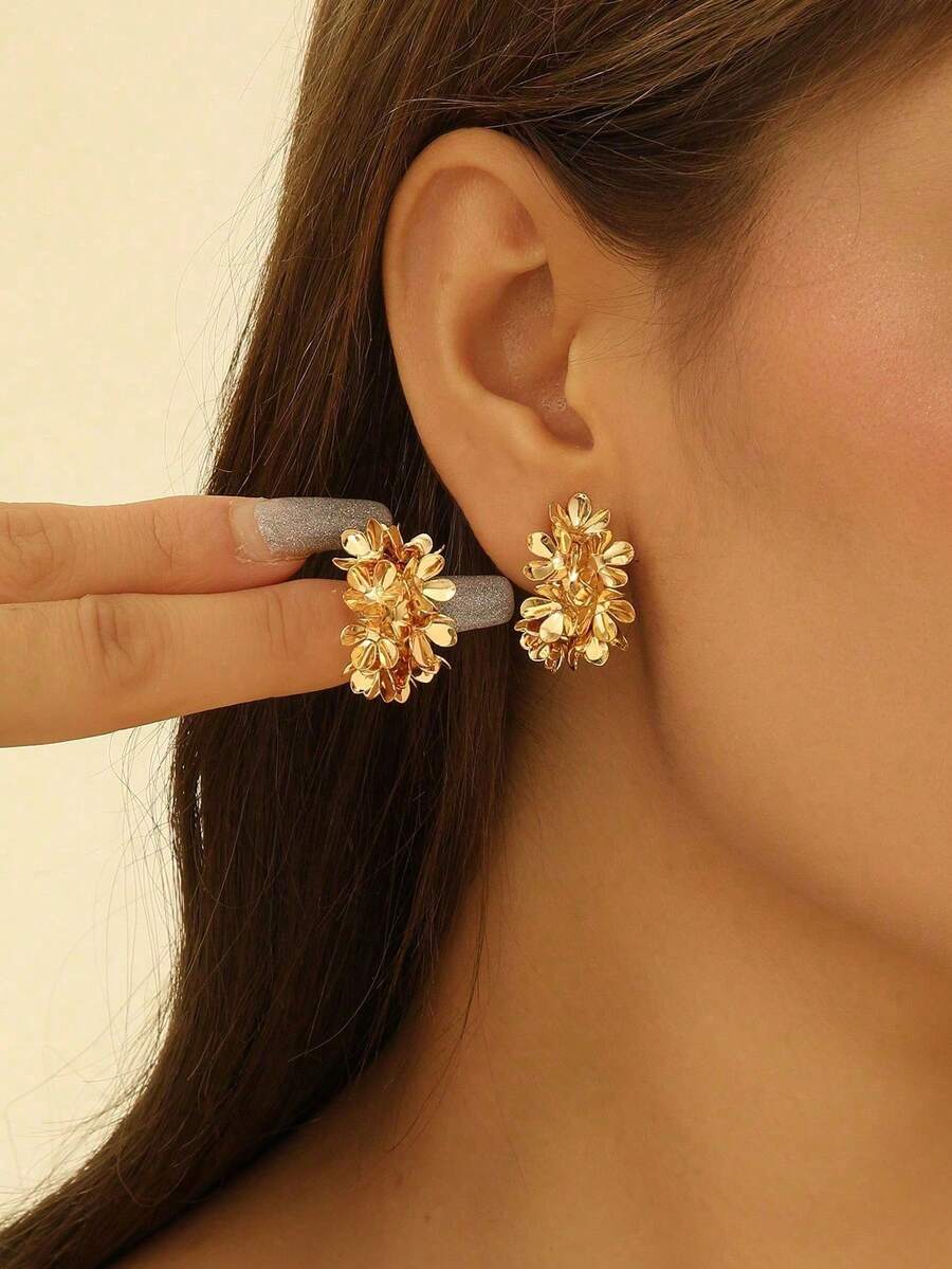 1pc Metal Flower C-Shaped Earrings, Luxury Elegant Earrings - Yellow Gold - View 1