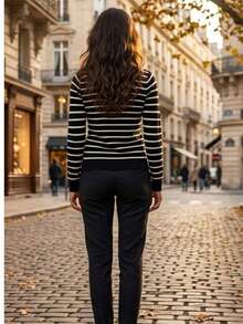 This Women's Striped Round-Neck Blouse Is Made Of Modal Fabric. - 黑白 - 查看 2