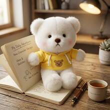 这款9.84英寸的超柔软米色毛绒泰迪熊采用如云般柔软亲肤的面料制成。它穿着浅绿色连帽衫，上面印有可爱的泰迪熊图案，黑色的圆眼睛和柔和的粉色腮红更添迷人魅力。 - 彩色 - 查看 7