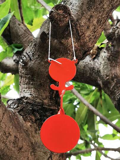 1个户外狩猎射箭器材射箭靶，不锈钢翻转靶面，1毫米厚，小巧便携。金属射击靶，可插入树上。