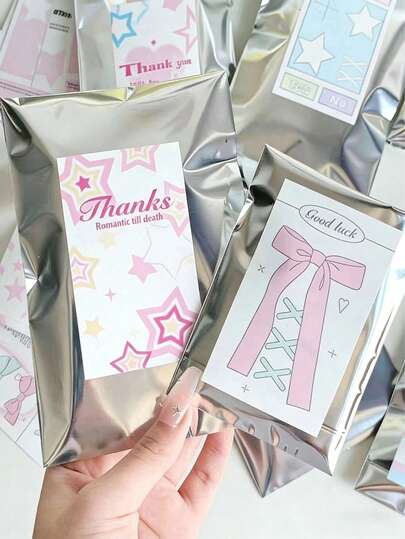 100 piezas Bolsas de regalo con espejo plateado autosellantes - Bolsas de aluminio transparentes, Bolsas autoadhesivas con espejo plateado, Bolsas de sellado con clip pequeño para tarjetas, Embalaje de caja, Bolsas de regalo con espejo plateado autosellantes, Bolsas de aluminio con autosellado, Adecuadas para empaquetar tarjetas, joyas, papelería y objetos pequeños, Bolsas autosellantes adecuadas para tarjetas, fotos, insignias y protectores de tarjetas de banco, Protectores de tarjetas de ídolo