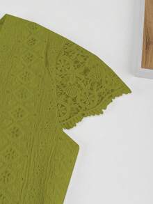 V领蕾丝拼接镂空刺绣前扣春夏短袖度假上衣 - 青檸色 - 查看 2