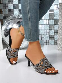 Giày sandal cao gót đính đá kiểu Âu và Mỹ dành cho nữ, mẫu mới năm 2026, mũi vuông, rỗng, đính đá hình hoa, gót mỏng. - màu đen - Xem 4