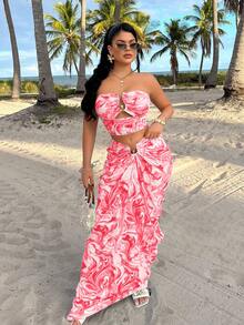 AIJ Amarilo Women's Colorful Print & Solid 2-Piece Set - Strapless Fitted Metal Buckle Top And Ruched Waist Skirt, Vacation/Beach Casual, Spring/Summer - Red Flowers On White Background - View 6