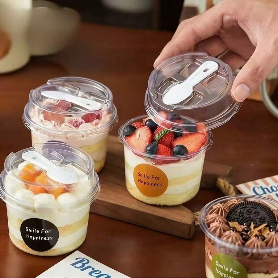 10件套可重复使用圆形布丁杯套装，包含杯子、带勺盖的杯子、可重复使用的派对杯、带勺盖的杯子、新颖的马克杯、透明慕斯蛋糕盒、酸奶杯、可重复使用的派对杯，仅限手洗，适用于生日、毕业典礼、单身派对、婚礼季、餐具、派对用品、圆形杯子、优雅甜点杯、可重复使用材质、耐用塑料、带勺子、布丁容器、甜点爱好者 - 彩色 - 查看 1
