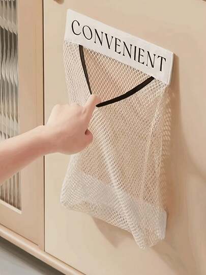 节省空间的壁挂式塑料袋收纳架 - 可重复使用的弹性网状储物架，适用于厨房和洗衣袋，非材质