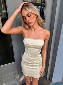 黄色优雅无肩带缎面褶皱迷你连衣裙，适合春夏海滩、度假、毕业派对、休闲聚会等场合。 - 淡黃色 - 查看 4