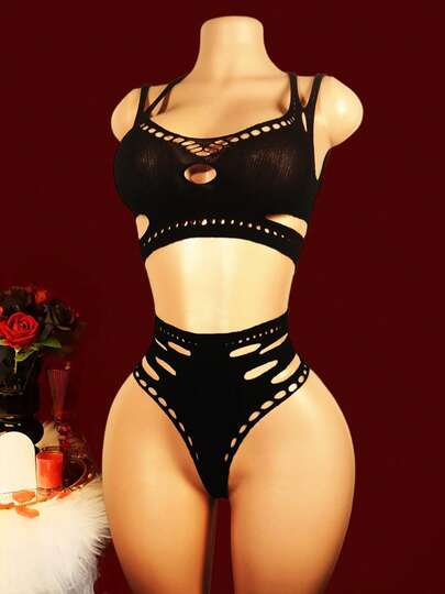 Bộ đồ lót hai mảnh màu xanh neon gợi cảm, lệch vai, ren, khoét chéo.