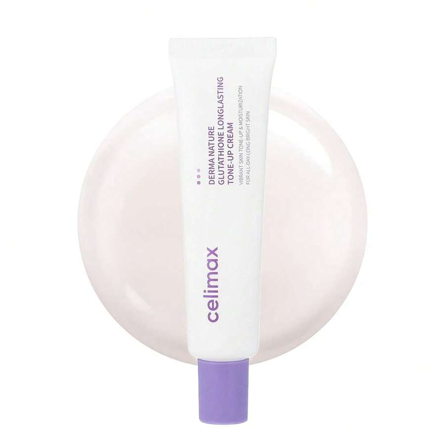 保湿滋养霜，轻盈丰盈面霜，蕴含透明质酸和角鲨烷，清凉舒缓，抗衰老