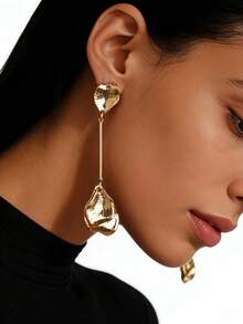1 par de pendientes colgantes asimétricos de metal con pliegues en forma de hoja, adecuados para uso diario y fiestas - Dorado - Ver 2