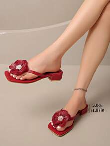 2025夏季新款法式粗跟仿珍珠花朵绑带凉鞋，露趾百搭中跟女式拖鞋 - 紅色 - 查看 7