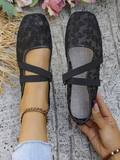 2026 New Lace Flower Mary Jane Shoes For Women, Retro Soft Versatile Comfortable Daily Walking Casual Wear, Suitable For Dating, Gathering, Matching Outfits, Available In White And Black