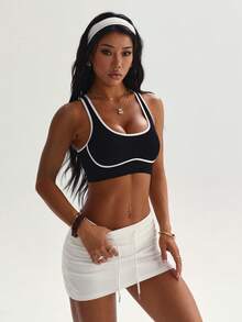 Black Criss-Cross Back Sports Bra With Removable Padding, Suitable For Gym Workout - Black - View 2