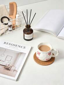 这款奶油色陶瓷马克杯饰有3D粉色蝴蝶结浮雕,配有扭纹手柄和波浪形杯口,造型可爱,适合厨房、家居等多种场合,是享用下午茶、甜点、咖啡馆、婚礼、优雅下午茶、旅行、派对、咖啡馆餐具、精致餐饮的理想之选。它与装饰勺完美搭配,时尚美观,是耐用的厨房用具,也是母亲节的理想礼物。这款3D蝴蝶结牛奶/咖啡杯也适用于餐厅、客厅、咖啡馆等场所,可作为精美礼品赠送。 - 彩色 - 查看 5